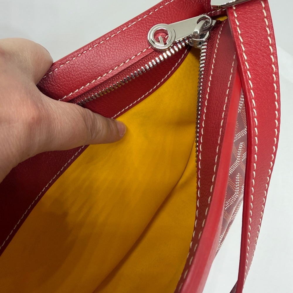 Authentic Goyard Hirondelle Shoulder Handbag in Red - Picture 9 of 13